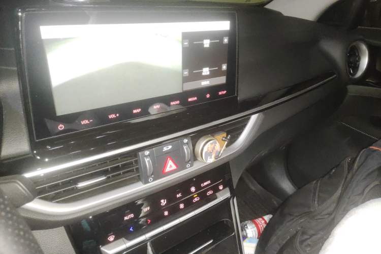 Used Kia K3 2021 Revised 1.5L CVT Fashion Edition Audio And AC Panel