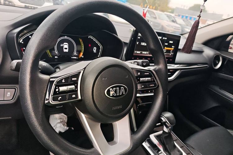 Used Kia K3 2021 1.5L CVT Fashion Edition Center Console