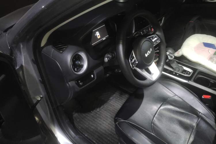 Used Kia K3 2021 Revised 1.5L CVT Fashion Edition Driver Seat