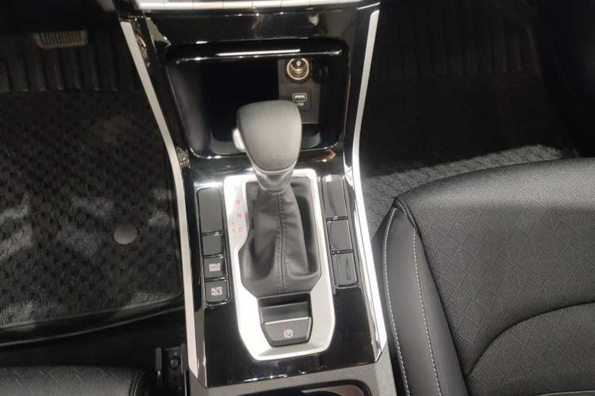 Used Kia K3 2021 Revised 1.5L CVT Fashion Edition Gear Lever