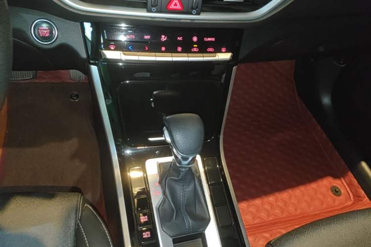 Used Kia K3 2021 Revised 1.5L CVT Fashion Edition Gear Lever