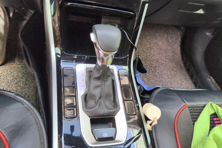 Used Kia K3 2021 Revised 1.5L CVT Fashion Edition Gear Lever