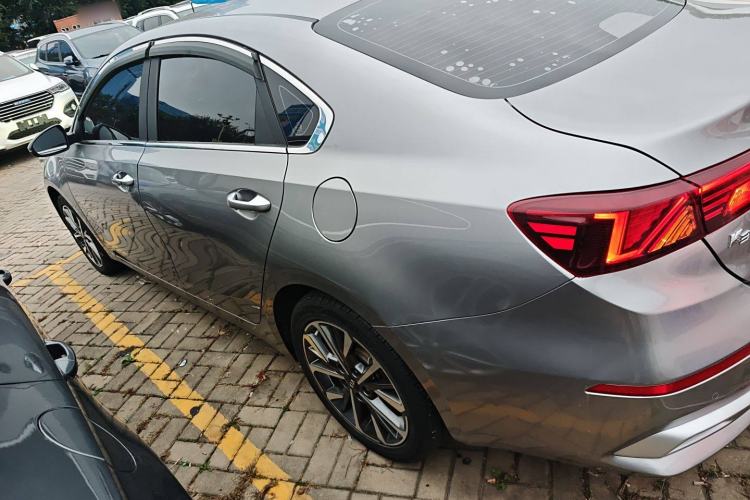 Used Kia K3 2021 1.5L CVT Fashion Edition Left Side