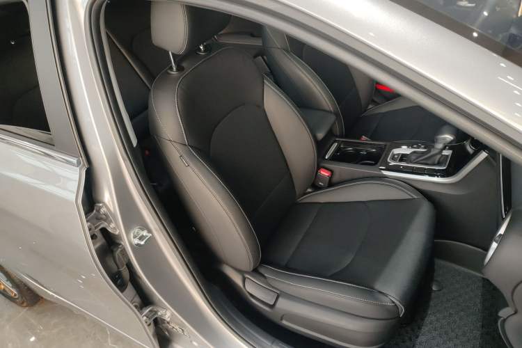Used Kia K3 2021 Revised 1.5L CVT Fashion Edition Right Front Seat