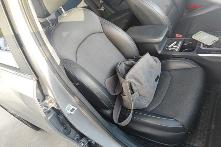 Used Kia K3 2021 Revised 1.5L CVT Fashion Edition Right Front Seat