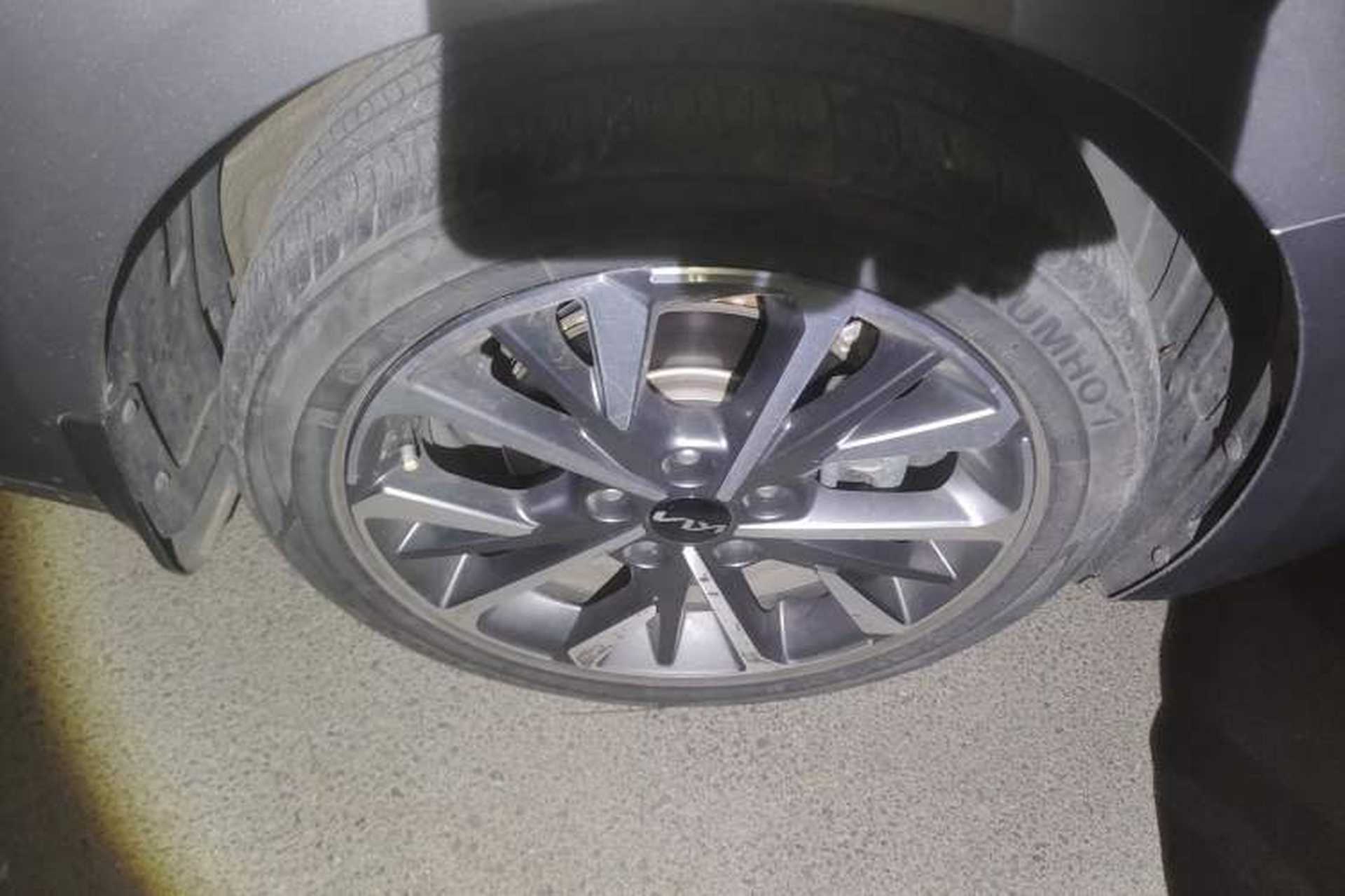 Used Kia K3 2021 Revised 1.5L CVT Fashion Edition Right Front Wheel Hub