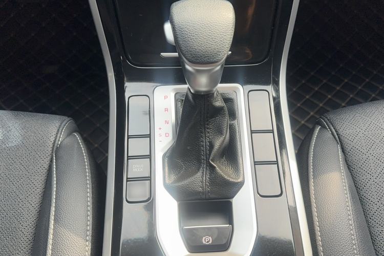 Used Kia K3 2021 Revised 1.5L CVT Fashion Edition Gear Lever
