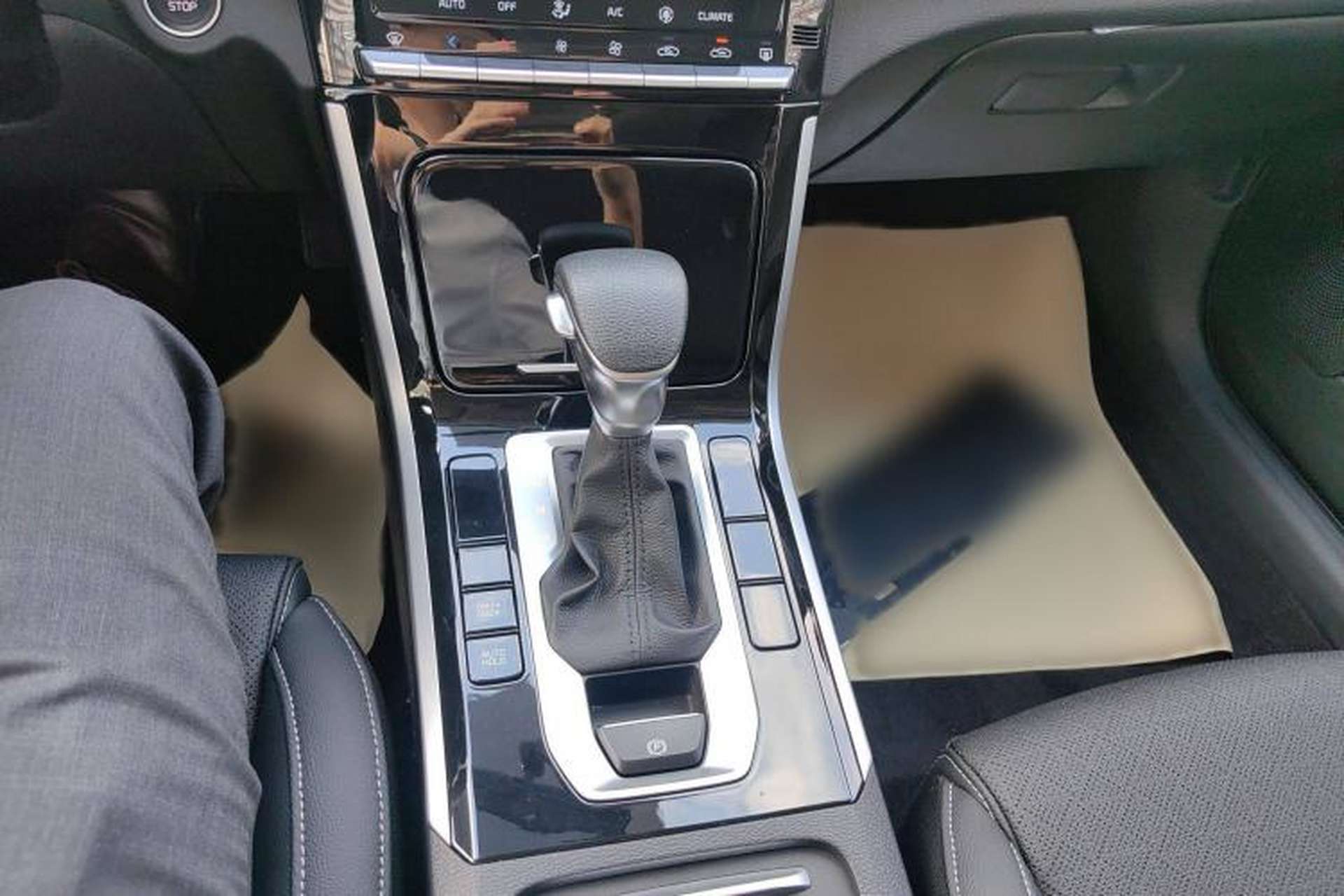 Used Kia K3 2021 Revised 1.5L CVT Fashion Edition Gear Lever