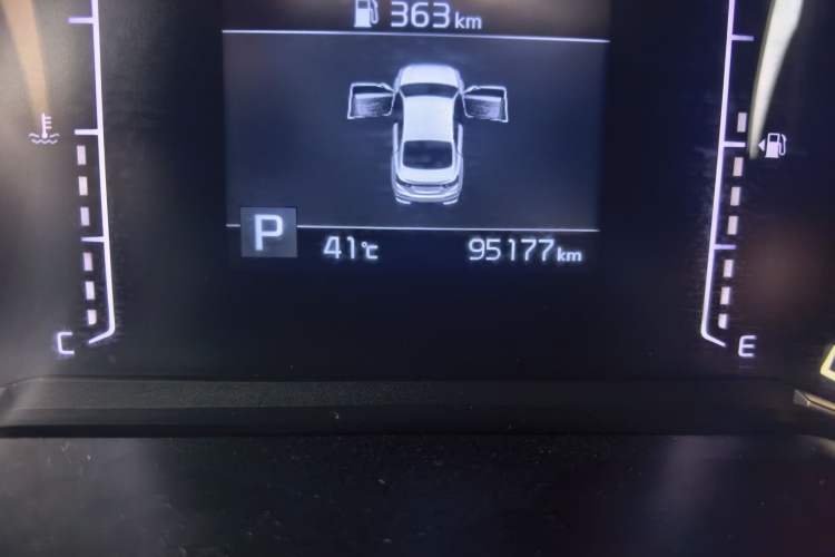 Used Kia K3 2021 1.5L CVT Youth Edition Odometer Close Up