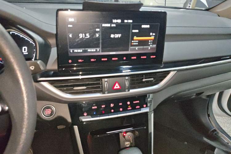 Used Kia K3 2021 Revised 1.5L CVT Fashion Edition Audio And AC Panel