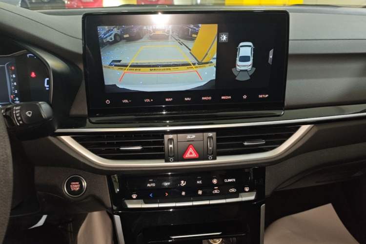 Used Kia K3 2021 Revised 1.5L CVT Fashion Edition Audio And AC Panel