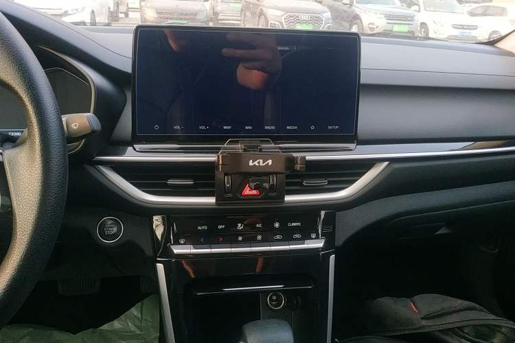Used Kia K3 2021 Revised 1.5L CVT Fashion Edition Audio And AC Panel