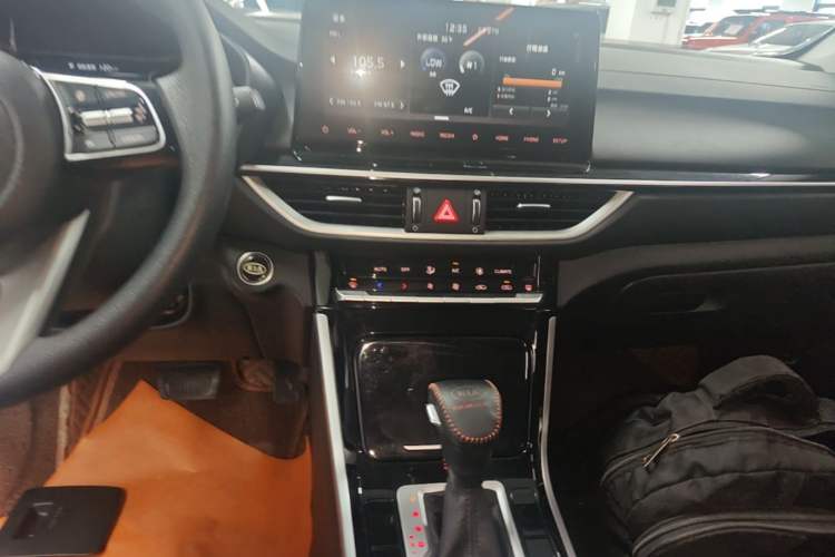 Used Kia K3 2021 Revised 1.5L CVT Fashion Edition Audio And AC Panel