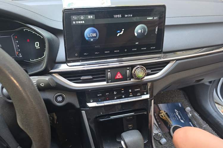 Used Kia K3 2021 Revised 1.5L CVT Fashion Edition Audio And AC Panel