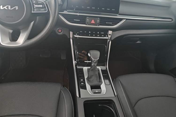 Used Kia K3 2021 Revised 1.5L CVT Fashion Edition Audio And AC Panel