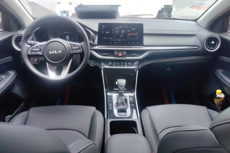 Used Kia K3 2021 Revised 1.5L CVT Fashion Edition Center Console