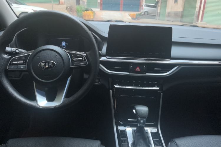 Used Kia K3 2021 1.5L CVT Fashion Edition Center Console