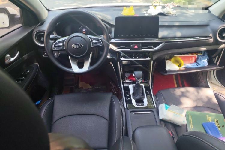 Used Kia K3 2021 1.5L CVT Fashion Edition Center Console