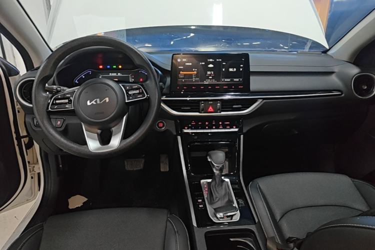 Used Kia K3 2021 Revised 1.5L CVT Fashion Edition Center Console
