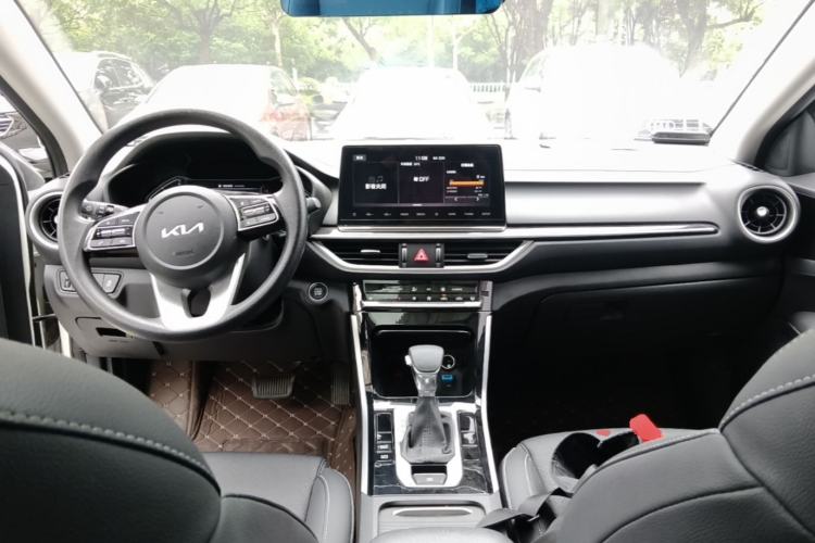 Used Kia K3 2021 Revised 1.5L CVT Fashion Edition Center Console