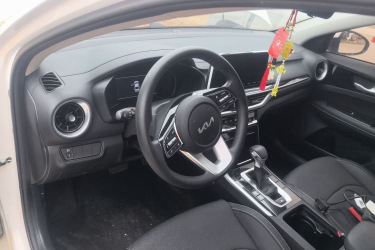 Used Kia K3 2021 Revised 1.5L CVT Fashion Edition Center Console