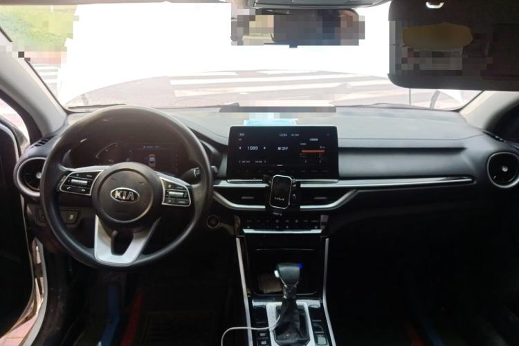 Used Kia K3 2021 1.5L CVT Fashion Edition Center Console