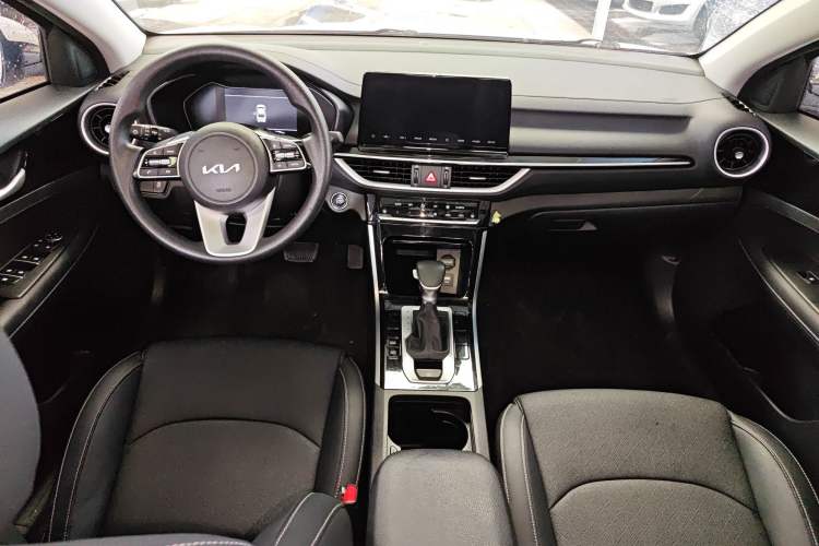 Used Kia K3 2021 Revised 1.5L CVT Fashion Edition Center Console