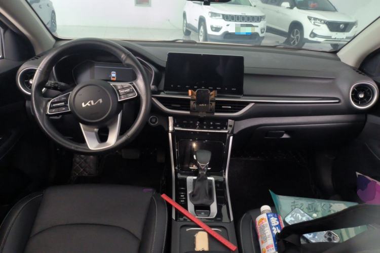 Used Kia K3 2021 Revised 1.5L CVT Fashion Edition Center Console