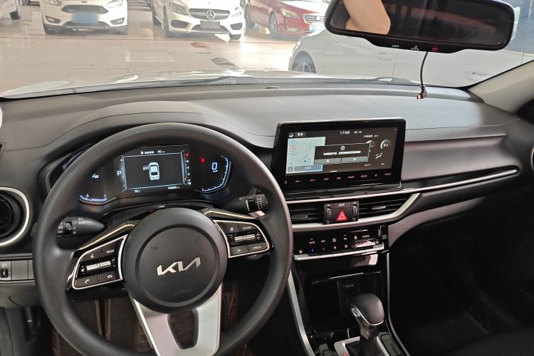 Used Kia K3 2021 Revised 1.5L CVT Fashion Edition Center Console