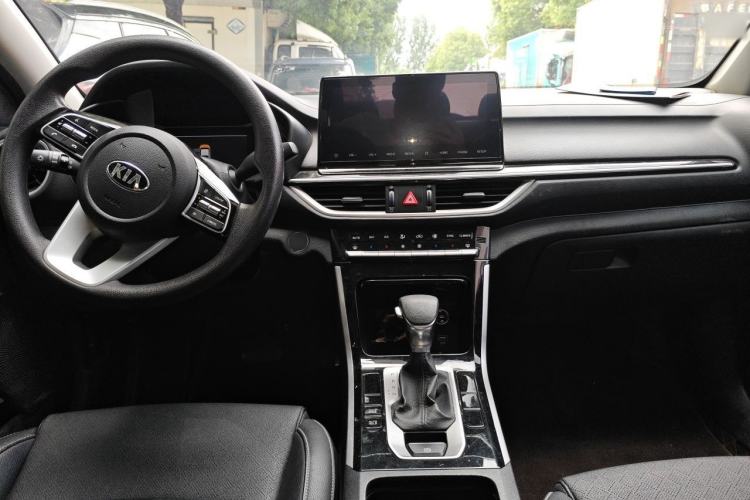 Used Kia K3 2021 1.5L CVT Fashion Edition Center Console