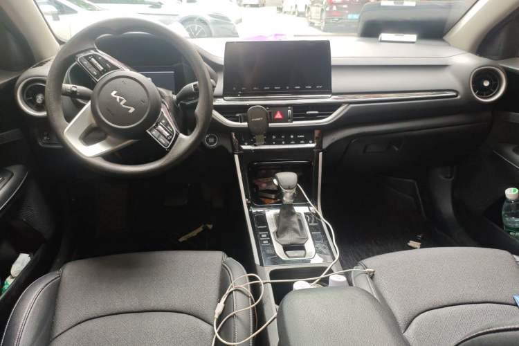 Used Kia K3 2021 Revised 1.5L CVT Fashion Edition Center Console