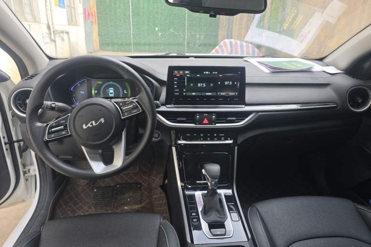 Used Kia K3 2021 Revised 1.5L CVT Fashion Edition Center Console
