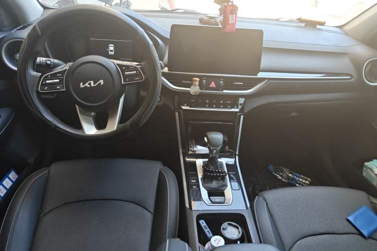 Used Kia K3 2021 Revised 1.5L CVT Fashion Edition Center Console