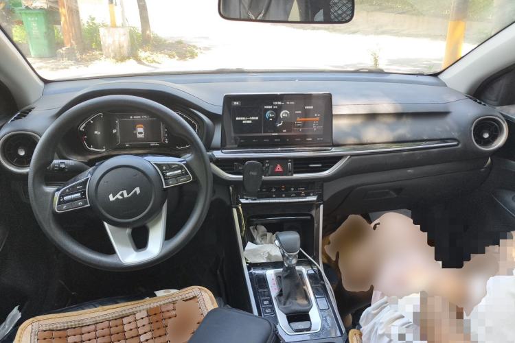 Used Kia K3 2021 Revised 1.5L CVT Fashion Edition Center Console