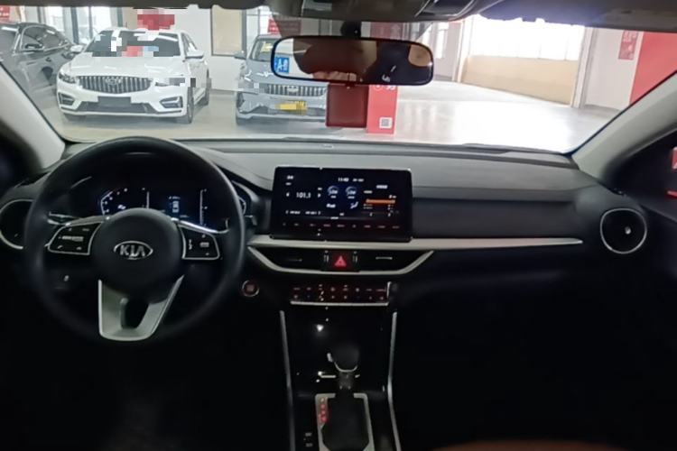 Used Kia K3 2021 1.5L CVT Youth Edition Center Console