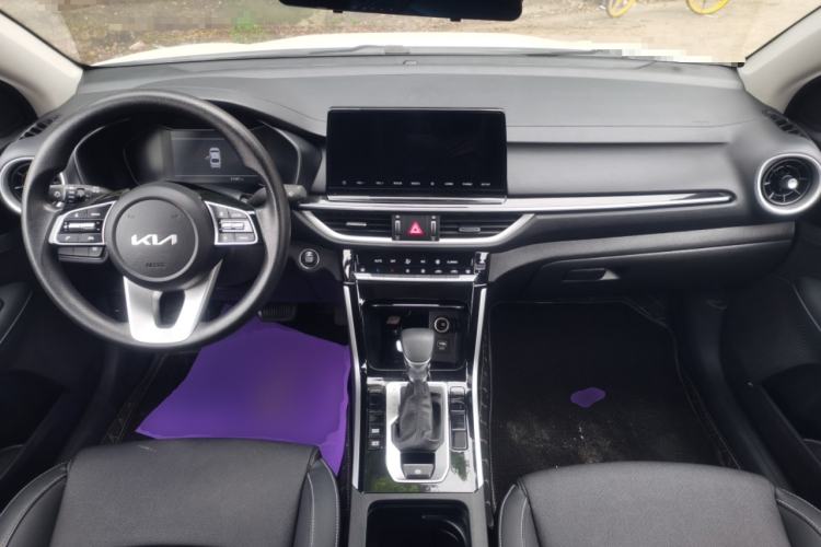 Used Kia K3 2021 Revised 1.5L CVT Fashion Edition Center Console