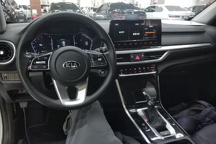 Used Kia K3 2021 1.5L CVT Youth Edition Center Console