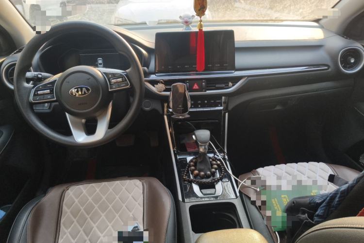 Used Kia K3 2021 1.5L CVT Fashion Edition Center Console