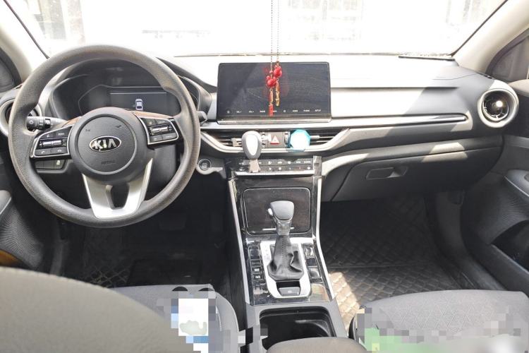 Used Kia K3 2021 1.5L CVT Fashion Edition Center Console