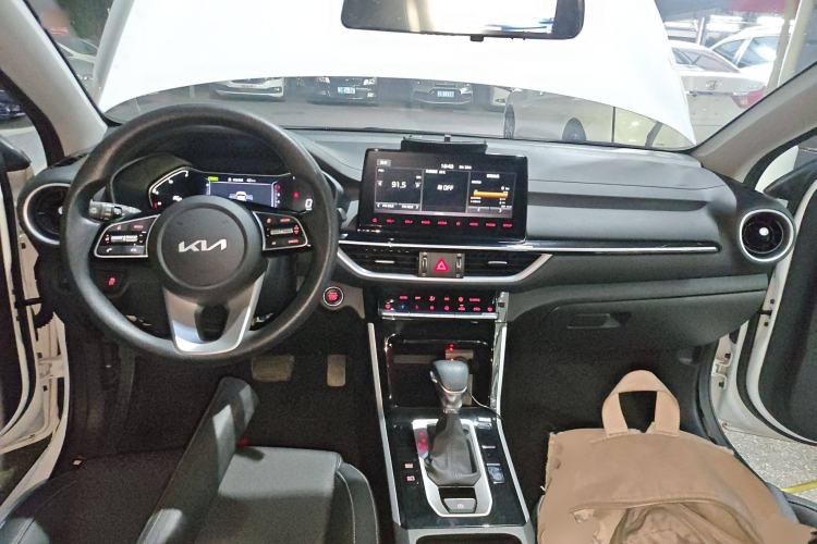 Used Kia K3 2021 Revised 1.5L CVT Fashion Edition Center Console