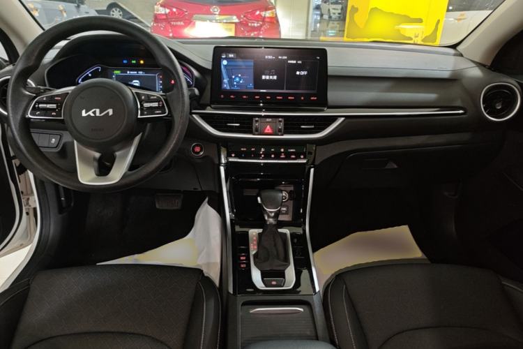 Used Kia K3 2021 Revised 1.5L CVT Fashion Edition Center Console