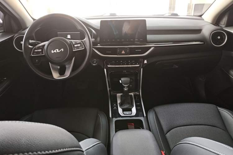 Used Kia K3 2021 Revised 1.5L CVT Fashion Edition Center Console