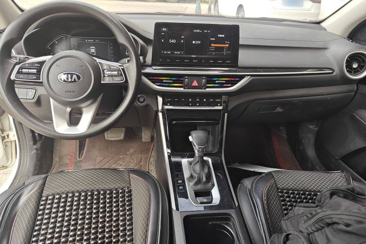 Used Kia K3 2021 1.5L CVT Fashion Edition Center Console