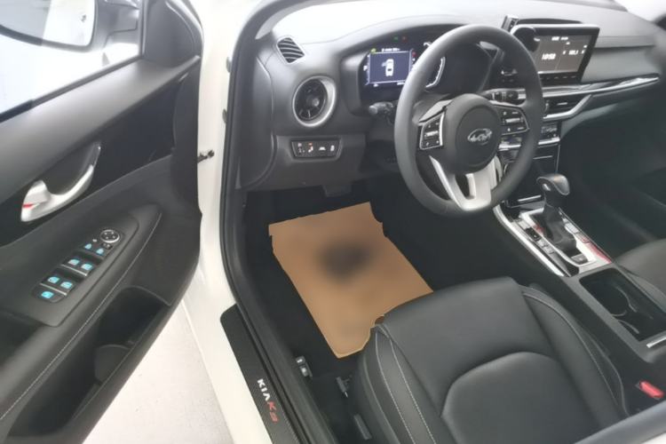 Used Kia K3 2021 1.5L CVT Luxury Edition Driver Seat