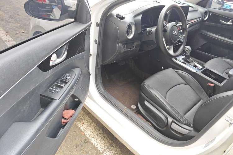 Used Kia K3 2021 1.5L CVT Fashion Edition Driver Seat