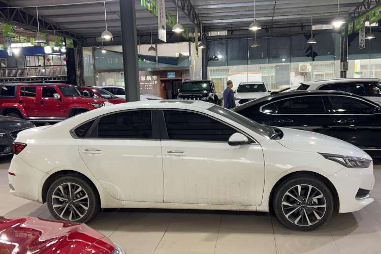 Used Kia K3 2021 Revised 1.5L CVT Fashion Edition Exterior 2