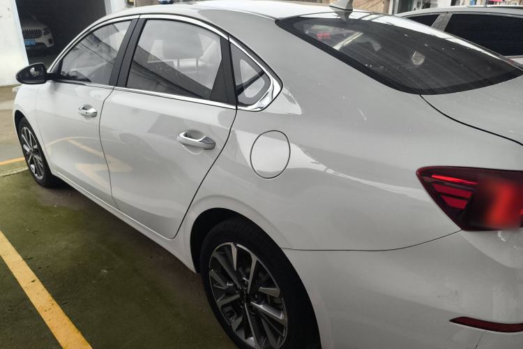 Used Kia K3 2021 1.5L CVT Fashion Edition Exterior 3