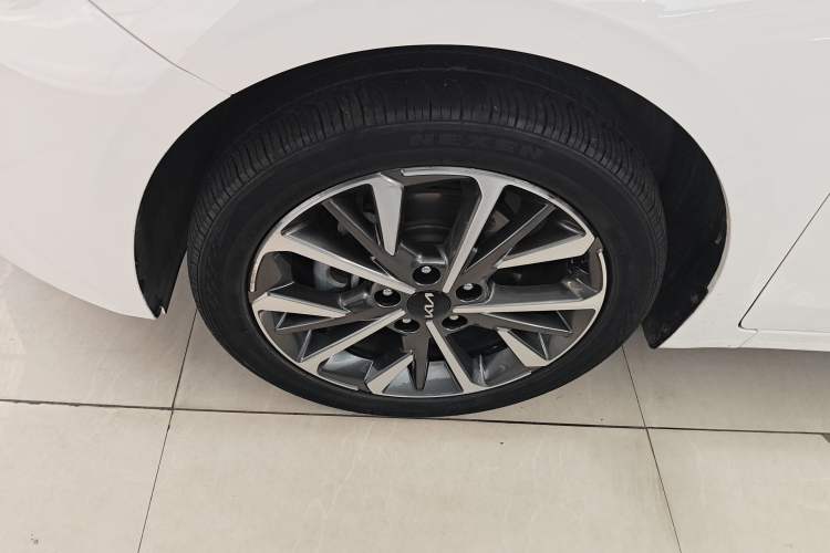 Used Kia K3 2021 Revised 1.5L CVT Fashion Edition Exterior 4