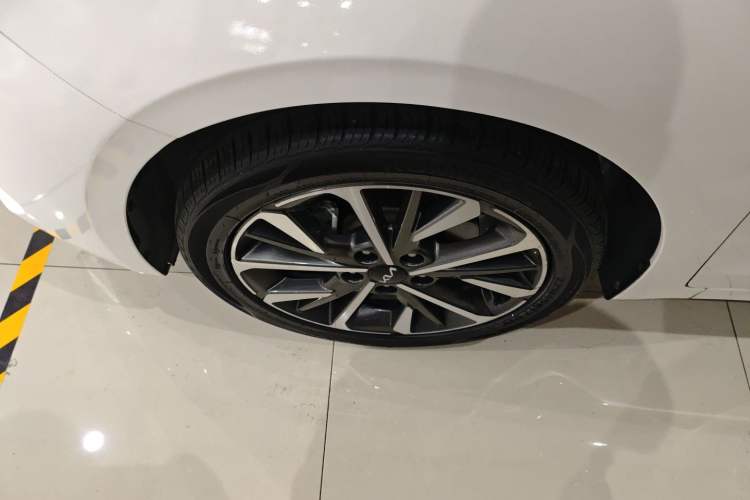 Used Kia K3 2021 Revised 1.5L CVT Fashion Edition Exterior 4