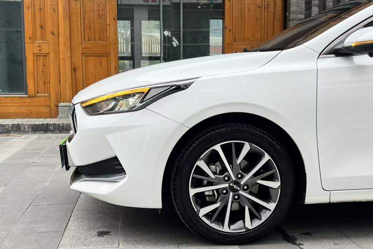 Used Kia K3 2021 Revised 1.5L CVT Fashion Edition Exterior 4